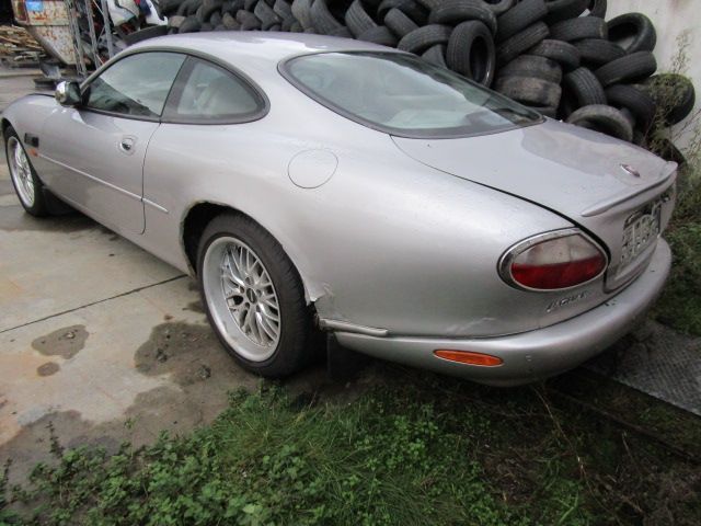 Carro 2552 JAGUAR XKR 2000 4.0 I V8 Kompressor 360CV 2P CINZA GASOLINA