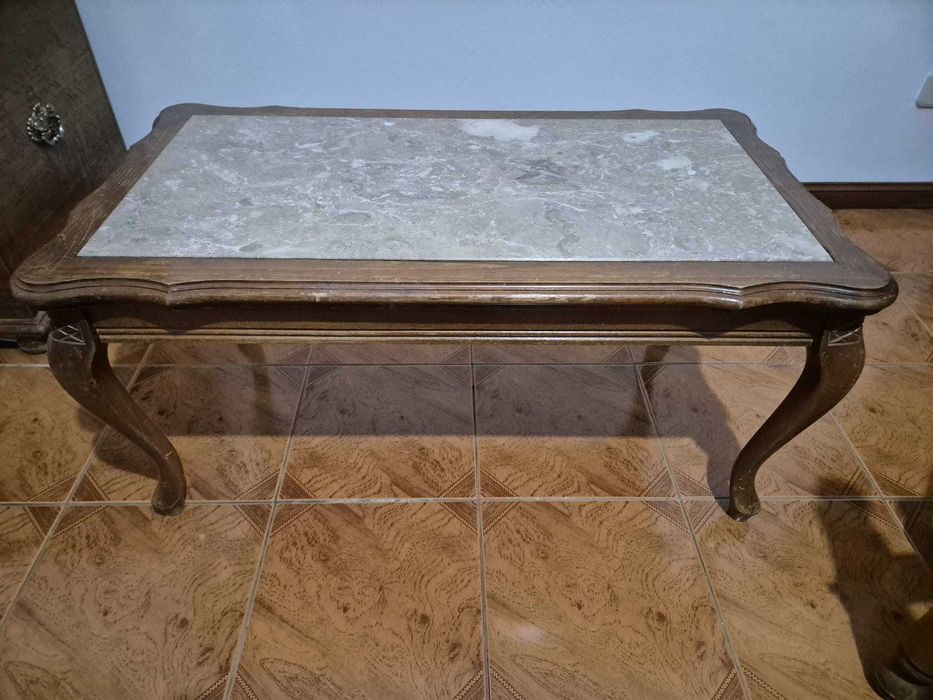 Mesa de centro de sala em madeira com tampo em pedra (marmore)