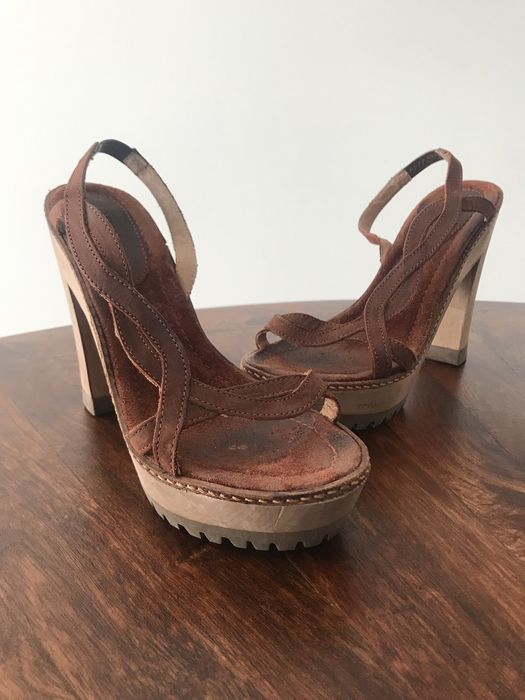 Sandálias novas da Xuz