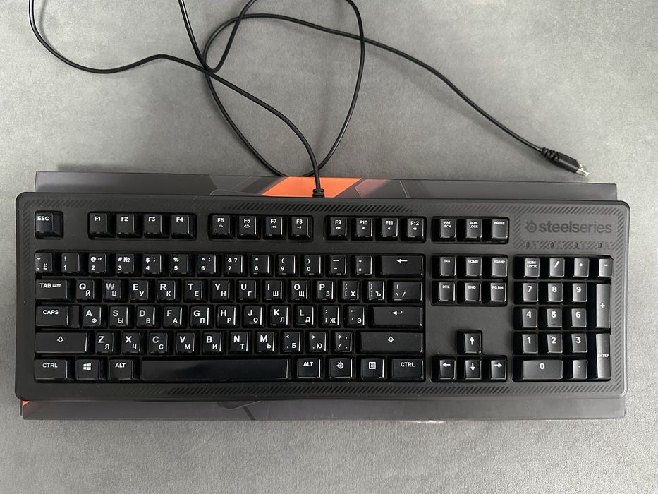 Ігрова клавіатура SteelSeries Apex 100
