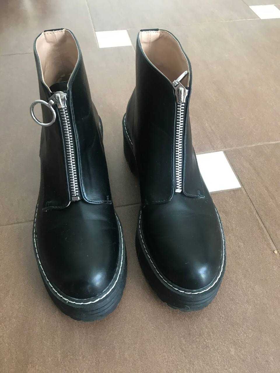 Чорні черевики 38 розмір Pull&Bear