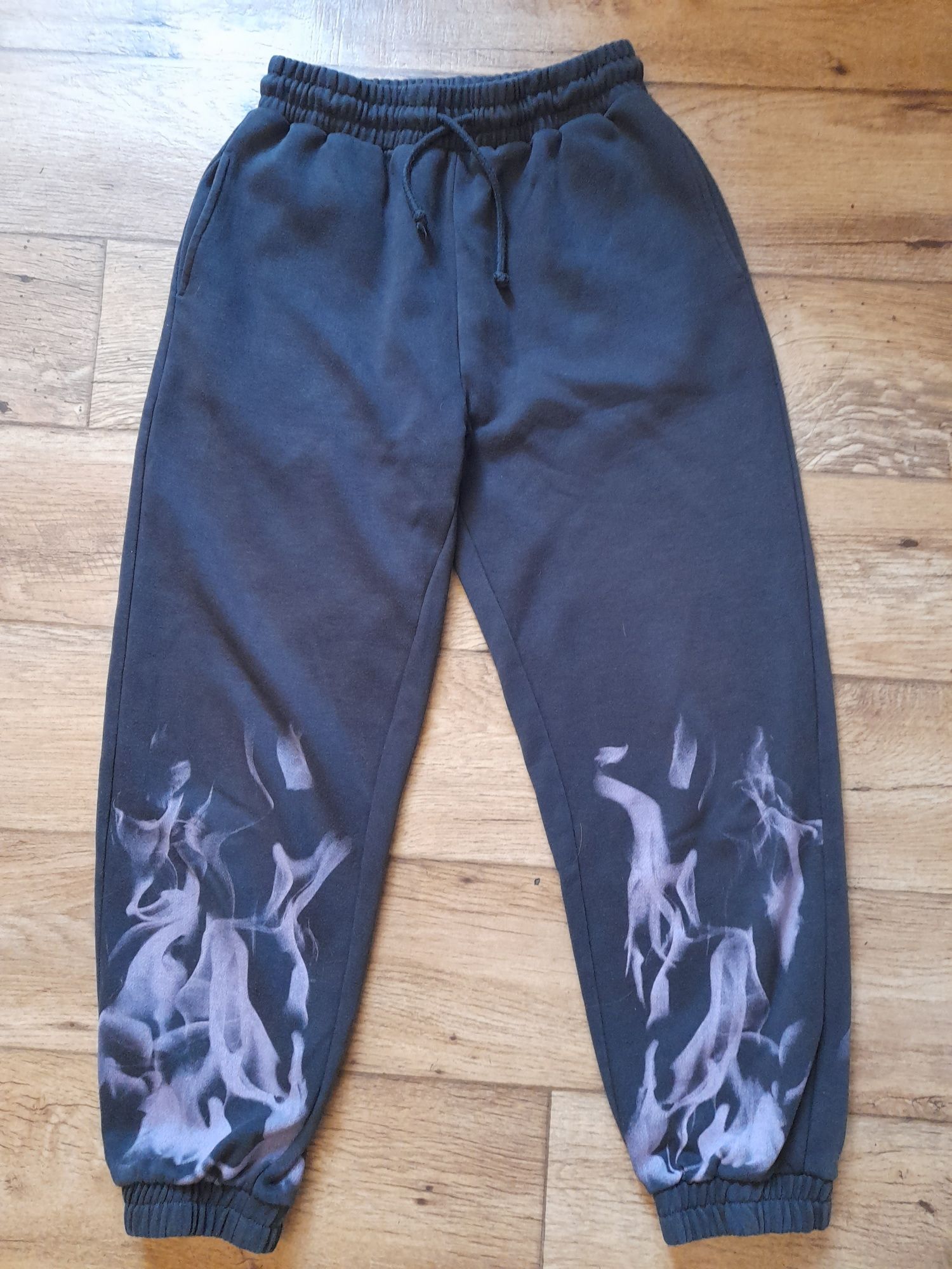 Spodnie dresowe + 3xcrop top, zestaw dla dziewczynki