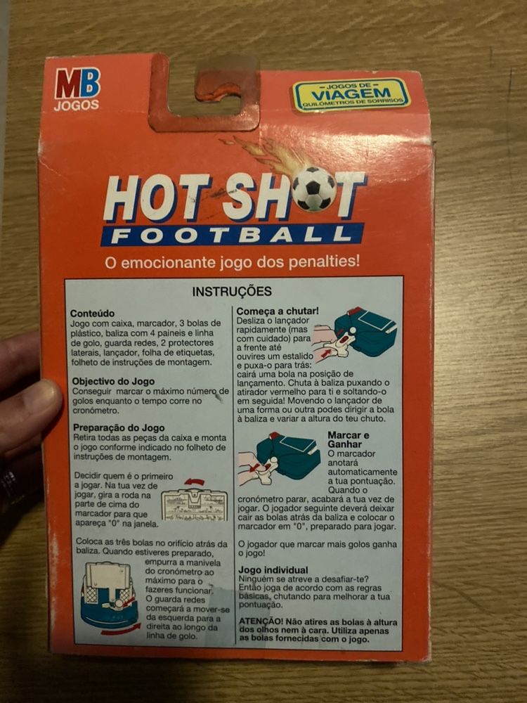 Jogo Hot Shot Football - MB - anos 90 - novo e embalado