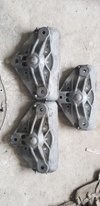 Ричаг передній,Volkswagen touareg,Audi Q7.Крошнтейни верхні,зад речаг