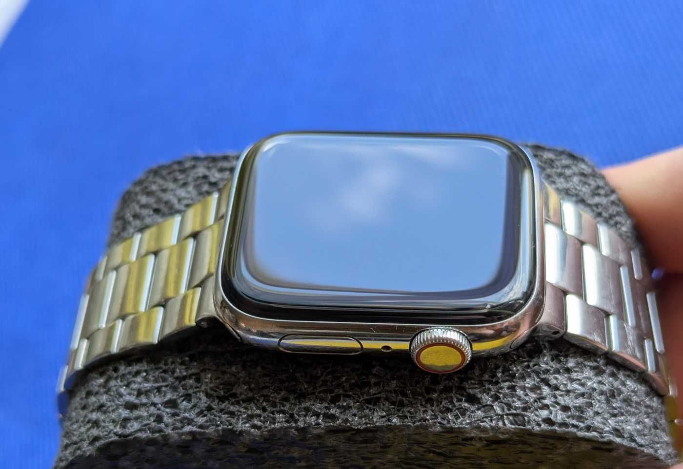 Стальні Apple Watch Series 6 44 mm Silver Батарея 93% все працює