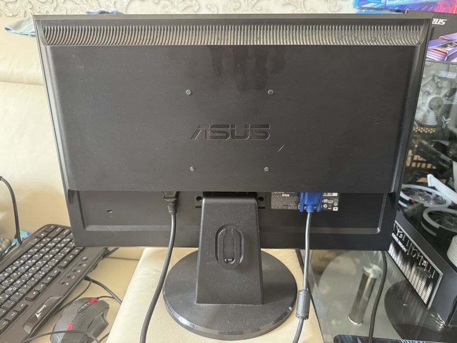 Монитор Asus 22 дюйма Полностью рабочий