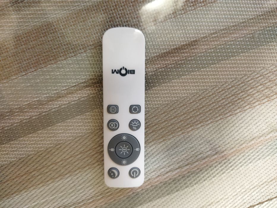 Пульт для светодиодной люстры.