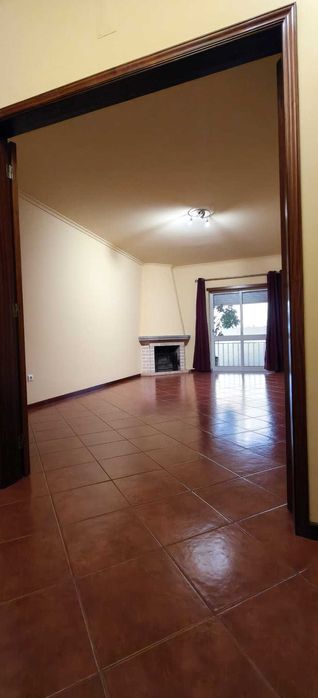 Arrenda-se T2 com Garagem Privada em Castro Daire | 550€