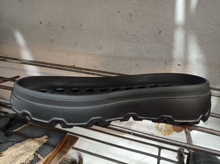 Професійно займаюся ремонтом взуття, сумок , барсеток, рюкзаків