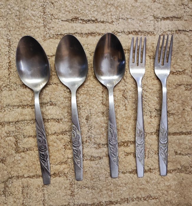 Ложки столовые , десертные, вилки нержавейка наборы , разнобой