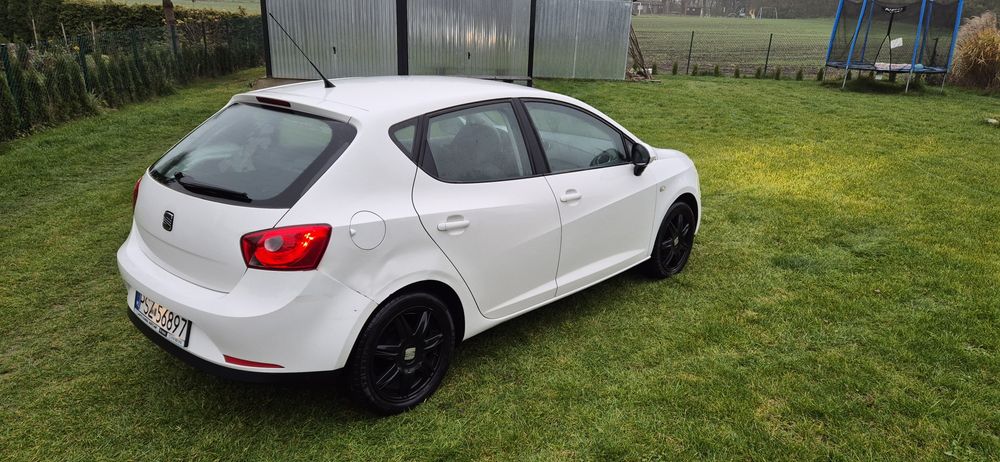 Seat  ibiza 1.4 z gazem 2009r