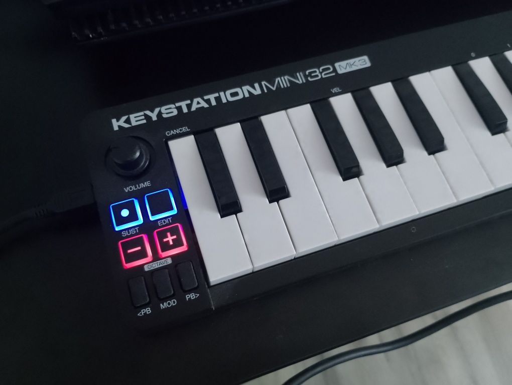 Миди клавиатура M-Audio Keystation Mini32 Mk3