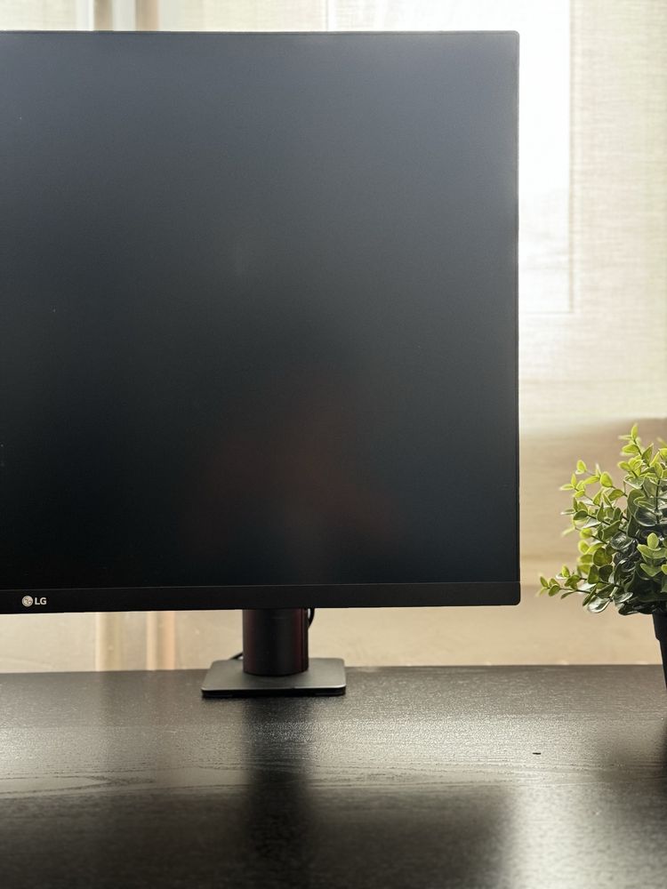 Monitor LG 31,5’’ UltraFine™ Display Ergo 4K z HDR10 32UN880-B