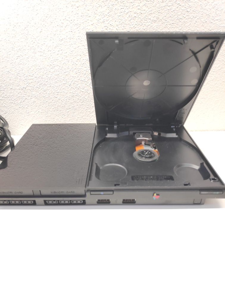PlayStation 2 Slim completa e testada