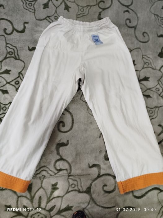 Продам кимоно 140 см
