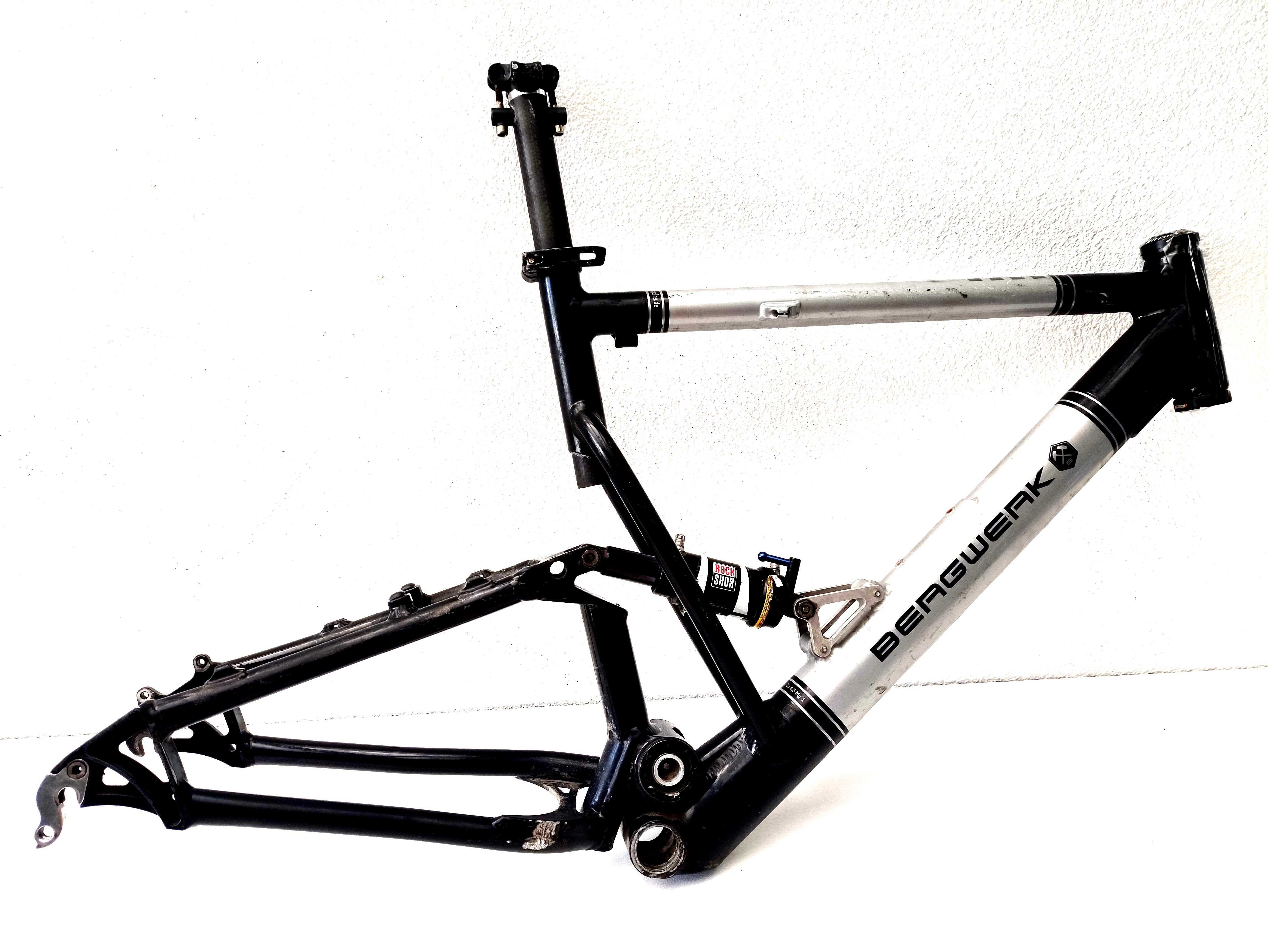 Amortyzowana Rama Full BERGWERK + SID stan BDB Disc 26''