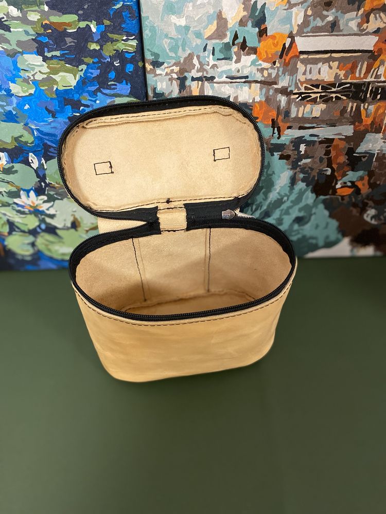 Damska skórzana kosmetyczka „HandMade”.