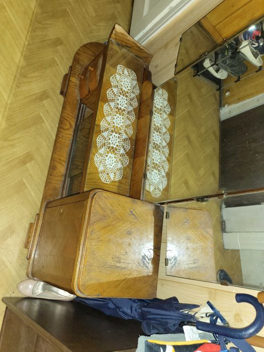Toaletka stara, z lustrami