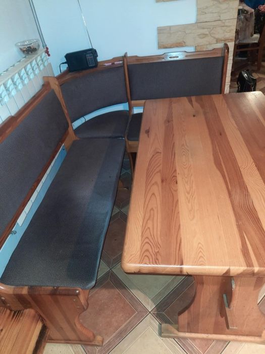 Narożnik kuchenny ze stołem