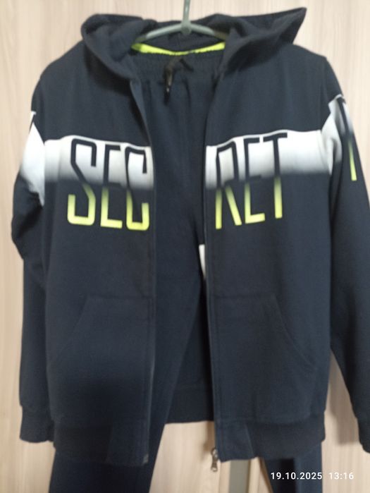 Костюм спортивний