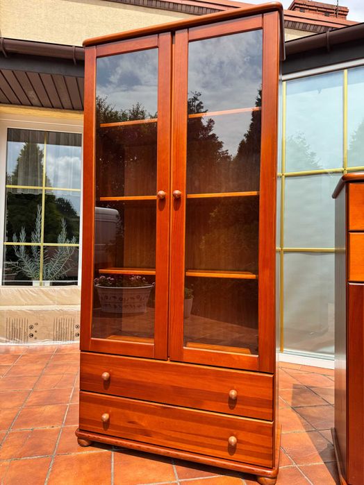 komoda szafka kredens pólka regał ikea witryna szafa stolik drewniana