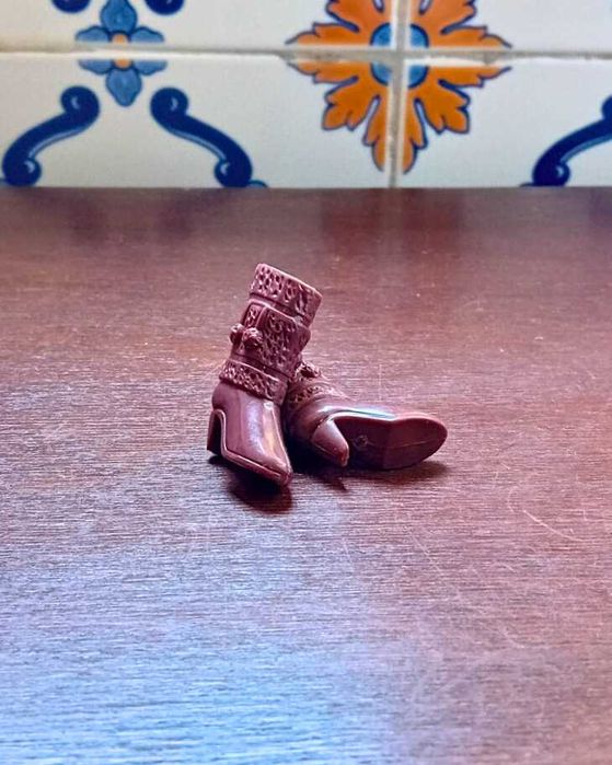 Botas Castanhas para Boneca – Quase Novas