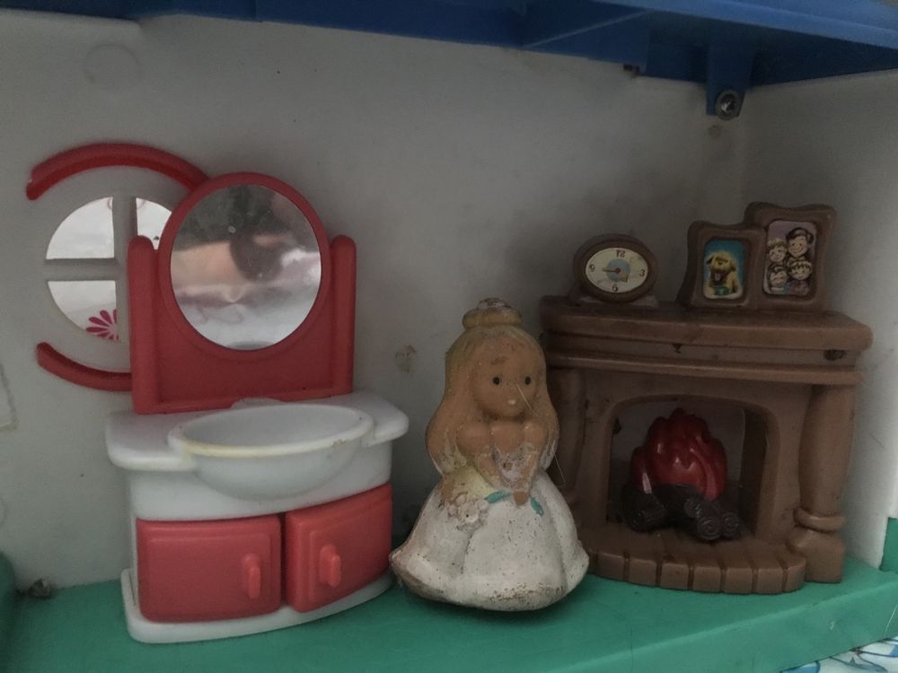 Кукольный домик со звонком и мебелью