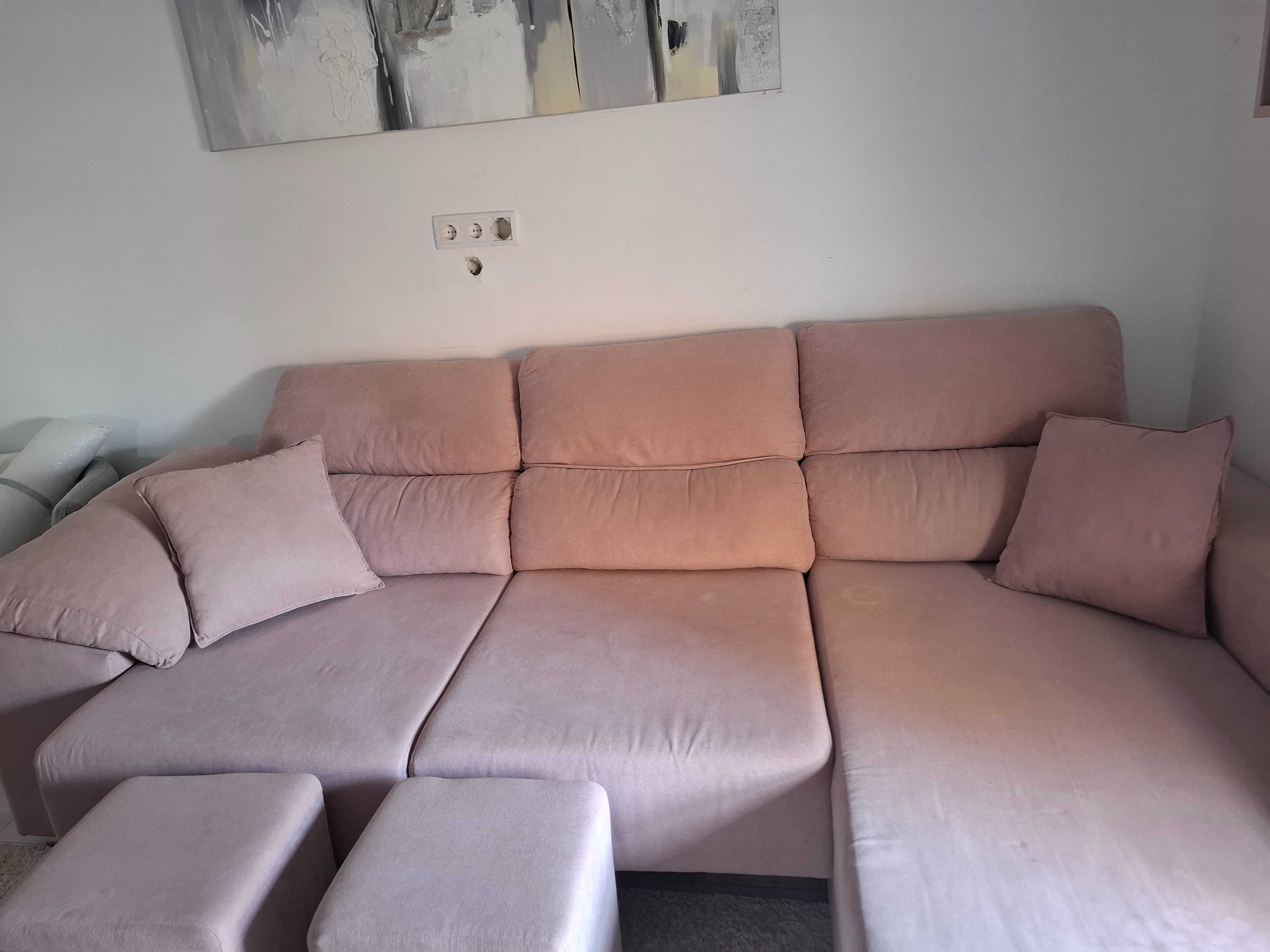 Sofa cor de rosa