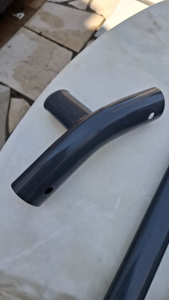 Estrutura de piscina em metal