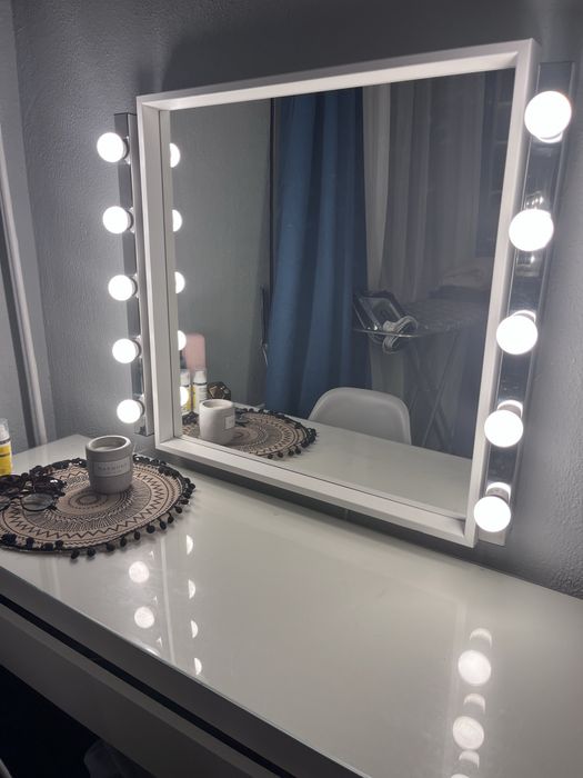 Lustro Ikea z oswietleniem
