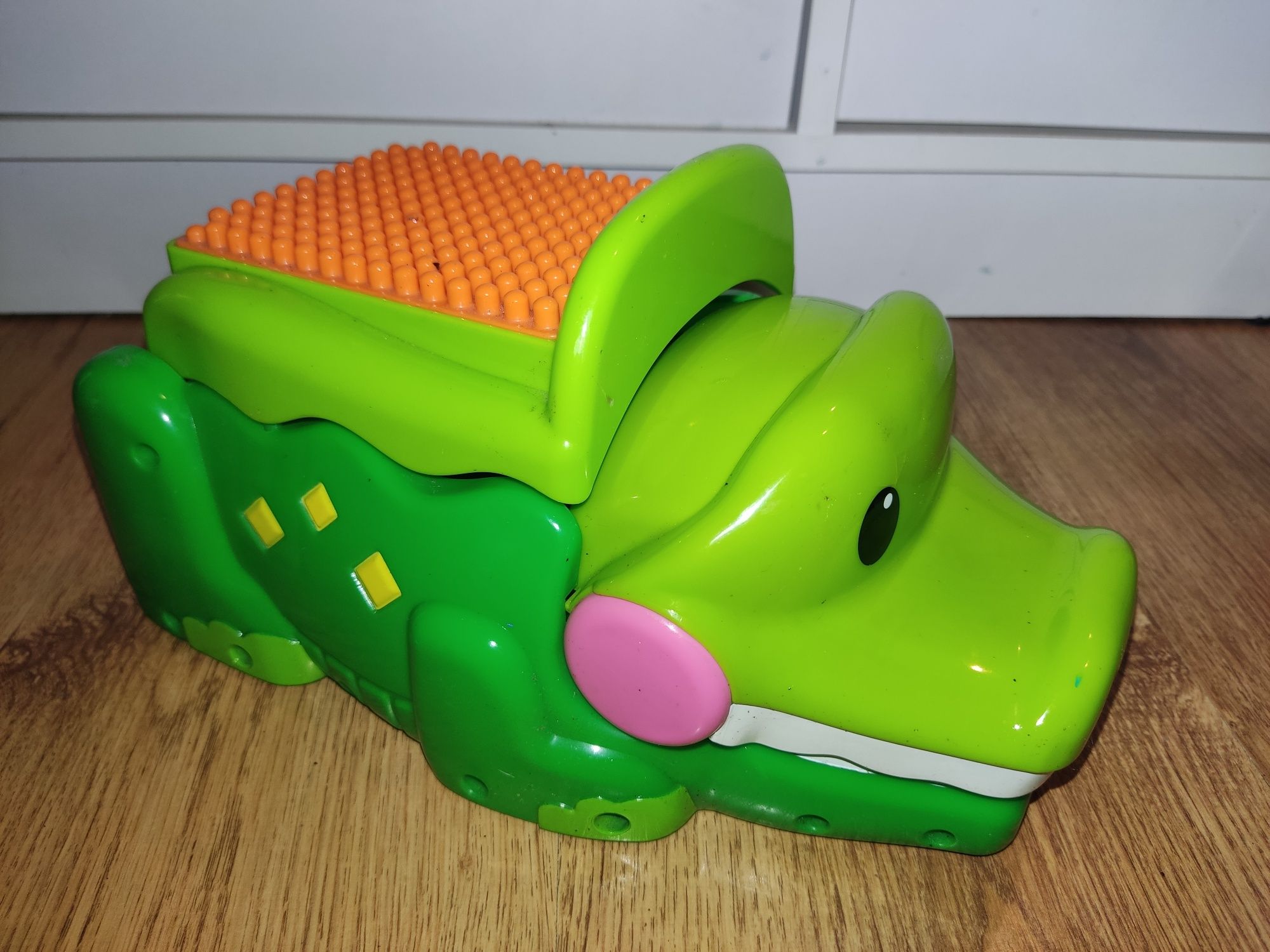 Krokodyl fisher price klocki sensoryczne