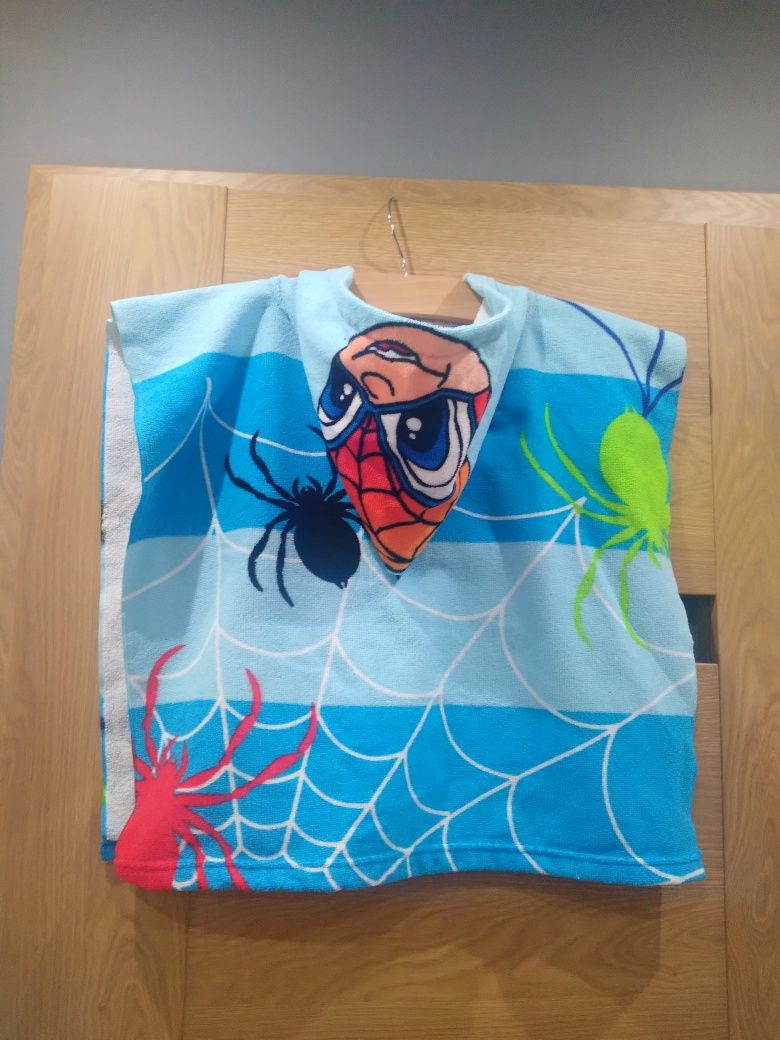 Świetny ręcznik narzutka na basen plażę wiek 2/4 latka