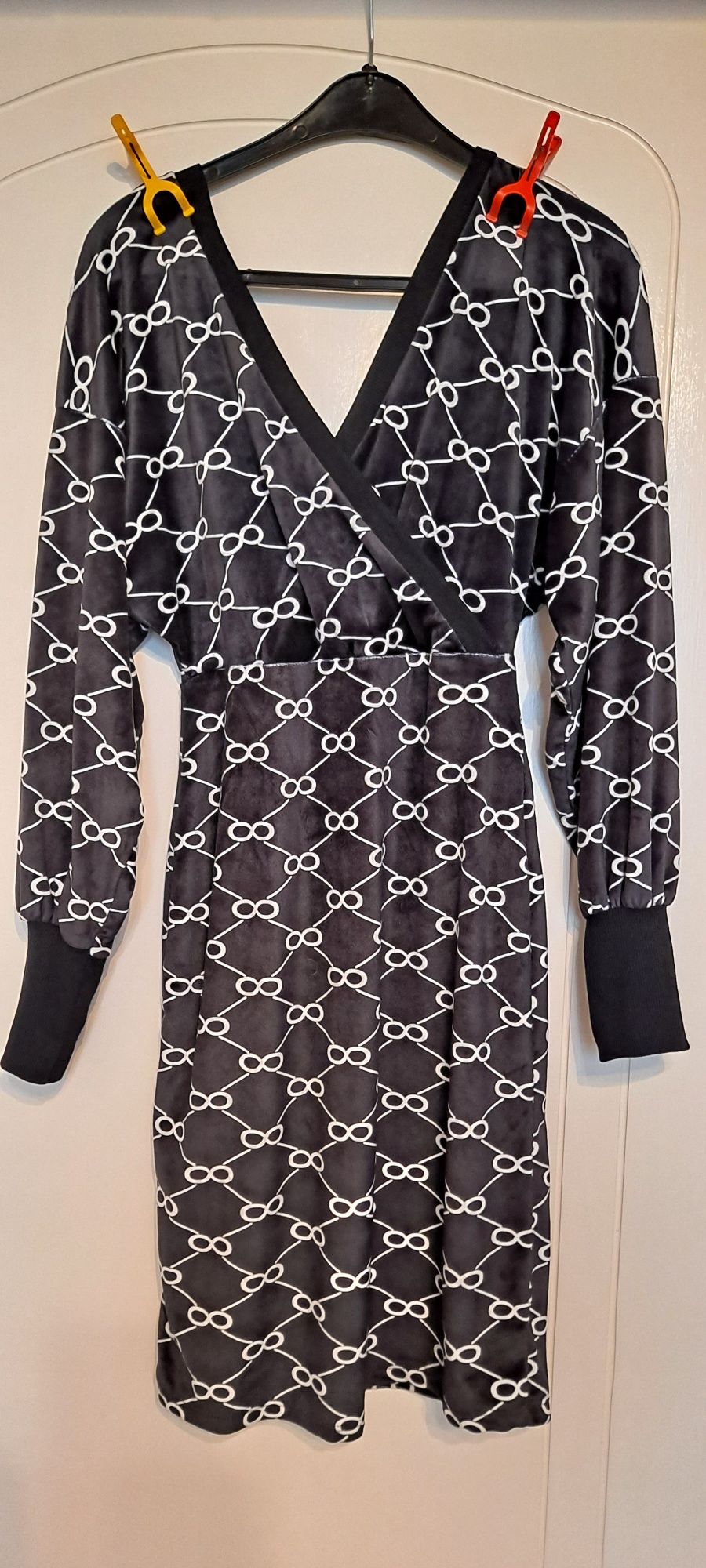Sukienka fendi zamszowa do 120 biust