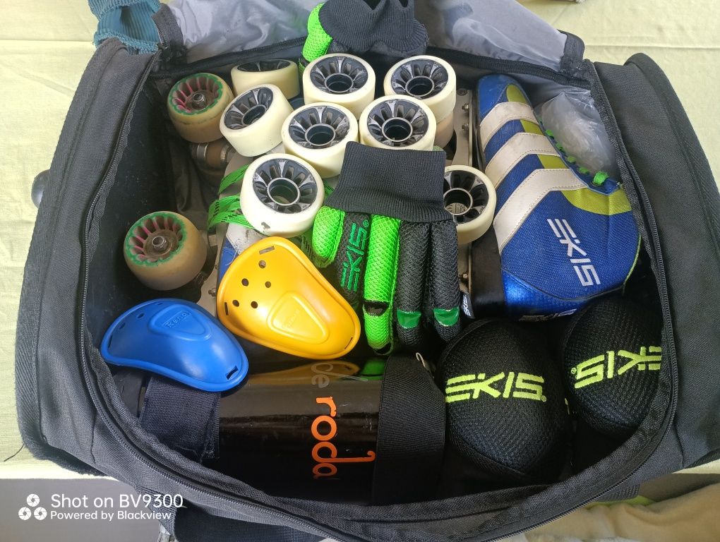 Patins de hóquei e restante Material