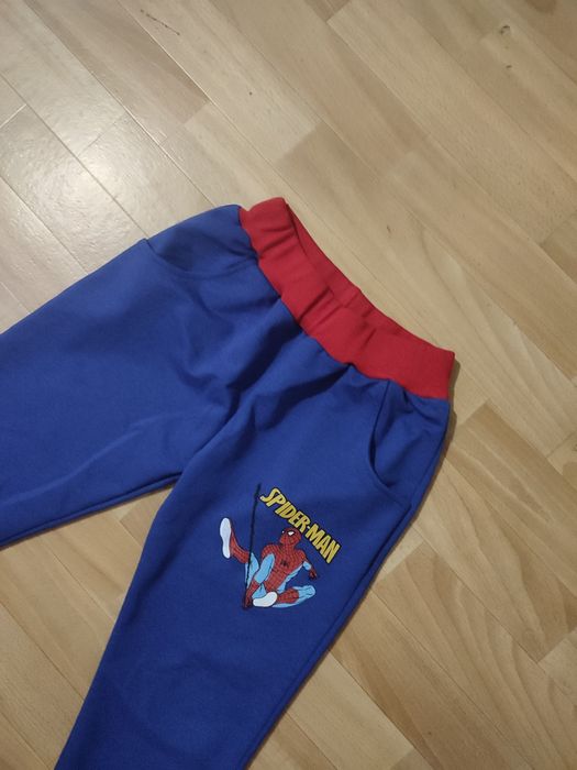 Продам спортивные штаны весна -осень для мальчика новая р 134-140