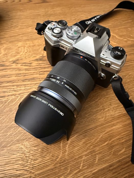 Aparat bezlusterkowy OLYMPUS OM-5 Srebrny+ 2 Obiektywy