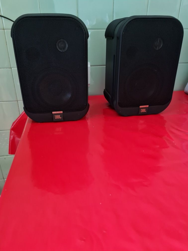 Colunas Jbl control la
