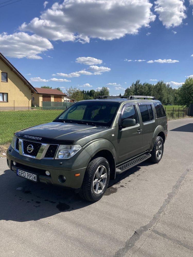 Nissan Pathfinder 2.3