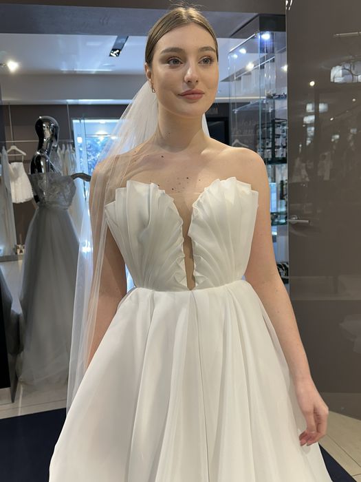 Весільна сукня з органзи