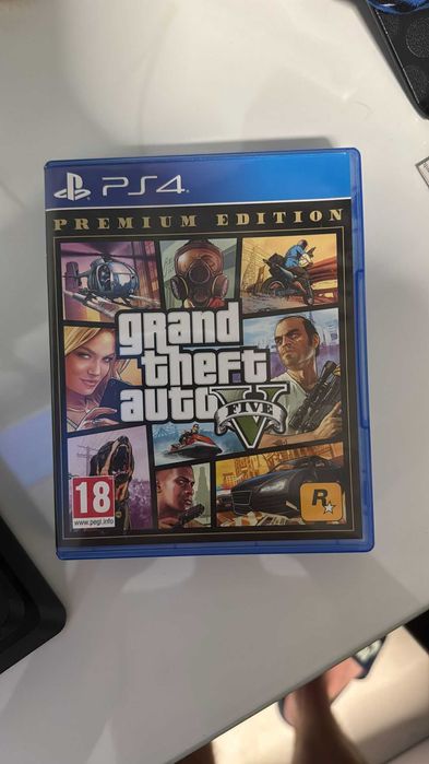 Play Station 4 em perfeito estado com controle e jogos