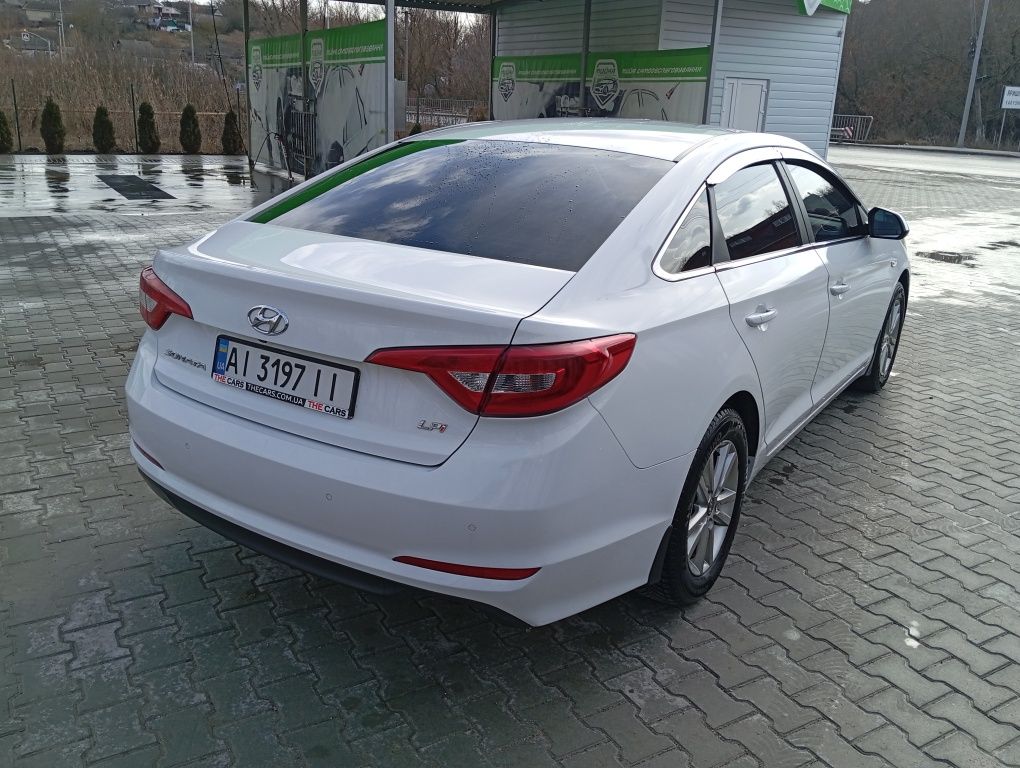 Hyundai Sonata LF