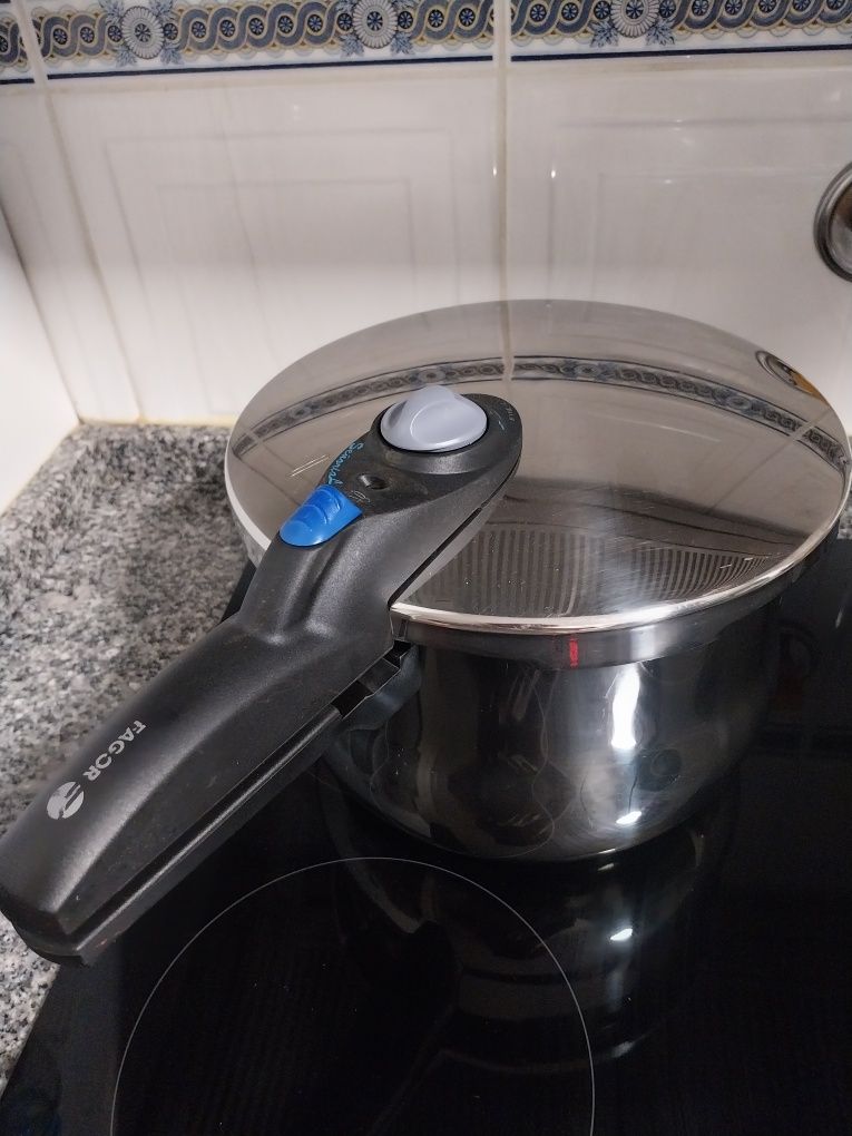 Panela de pressão Fagor 6 litros. Como nova