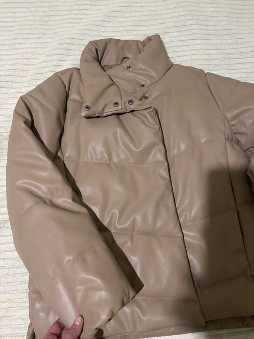 Тепла жіноча куртка