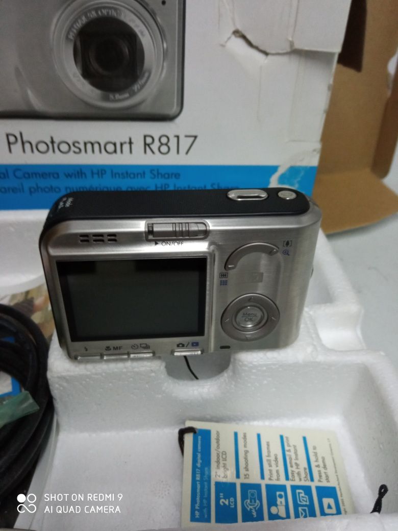 Máquina fotográfica HP R817