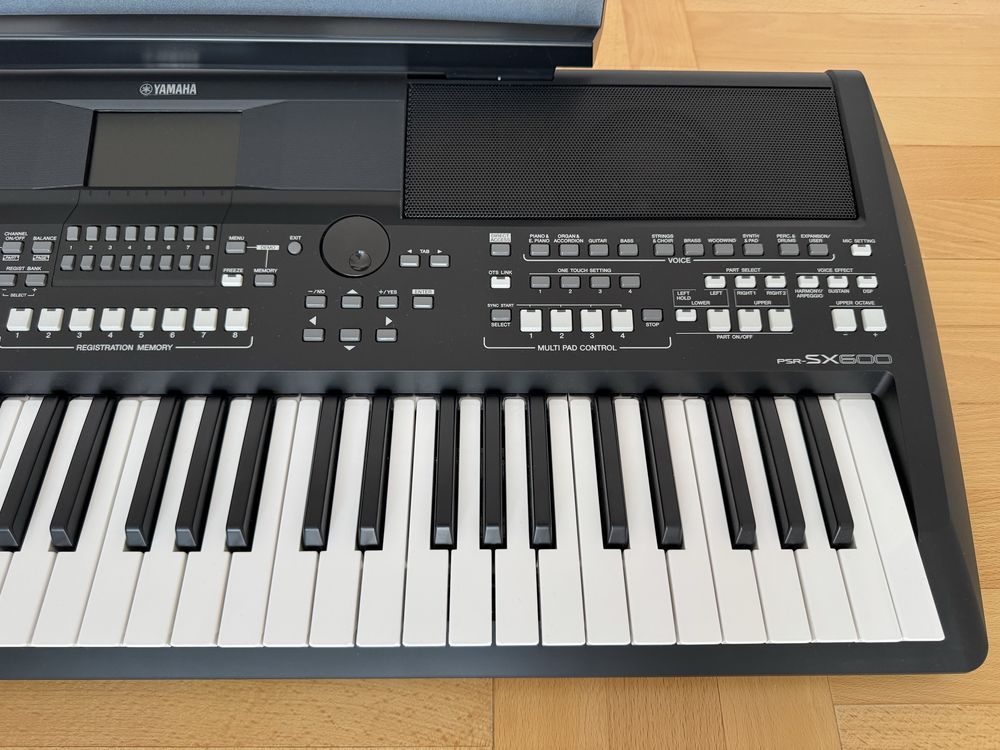 Keyboard Yamaha PSR SX600 nowy