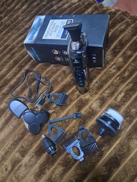 Продам триммер 4D SHAVER