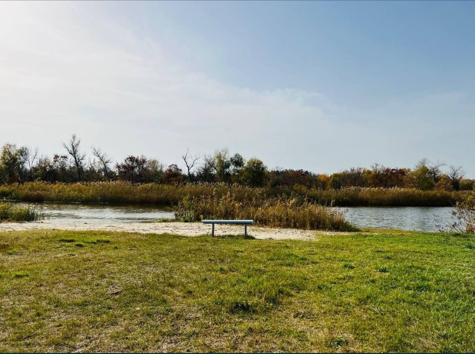 Продам участок в Обуховке со своим берегом в закрытой территории