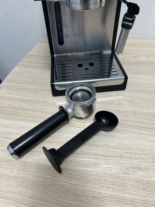 Продам ріжкову кавоварку DeLonghi