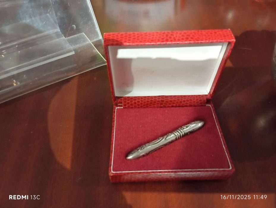 Agulheiro prata contrastado