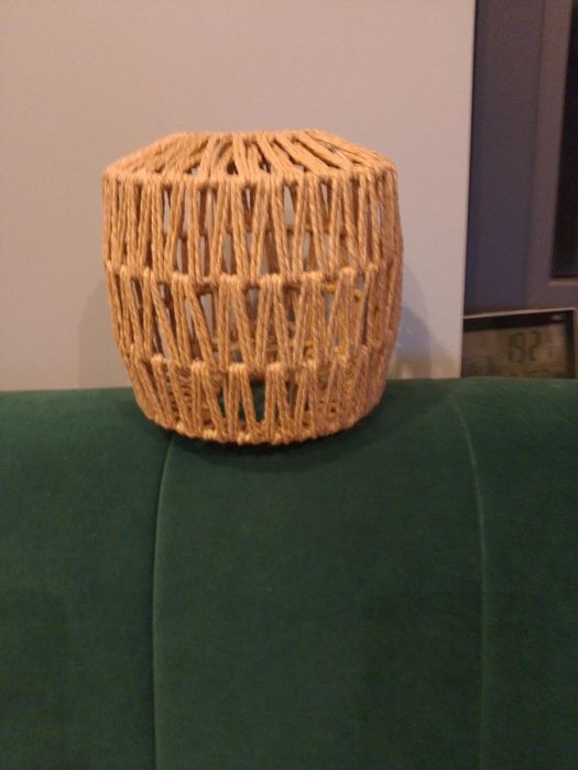 Dwa abażurki ratanowe